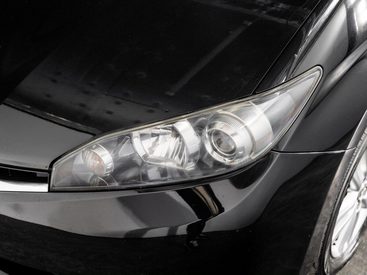 Toyota Wish 2009 - фото автомобиля