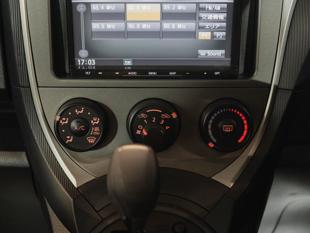 Toyota Ractis 2012 - фото автомобиля