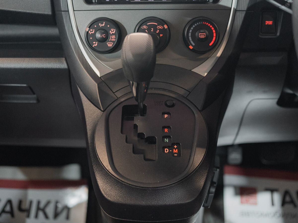 Toyota Ractis 2012 - фото автомобиля
