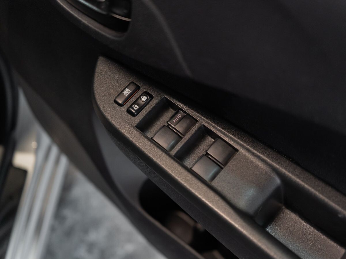 Toyota Ractis 2012 - фото автомобиля