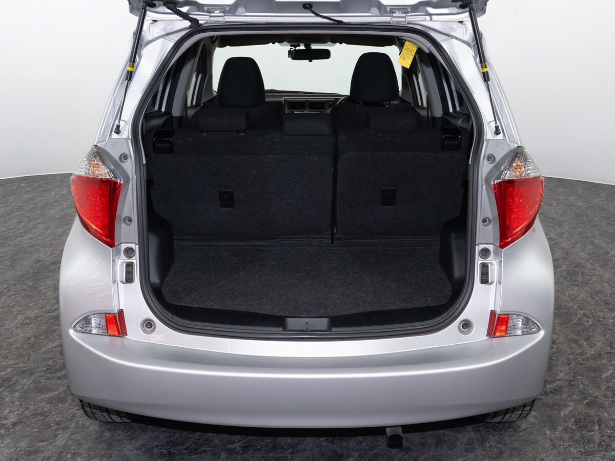 Toyota Ractis 2012 - фото автомобиля