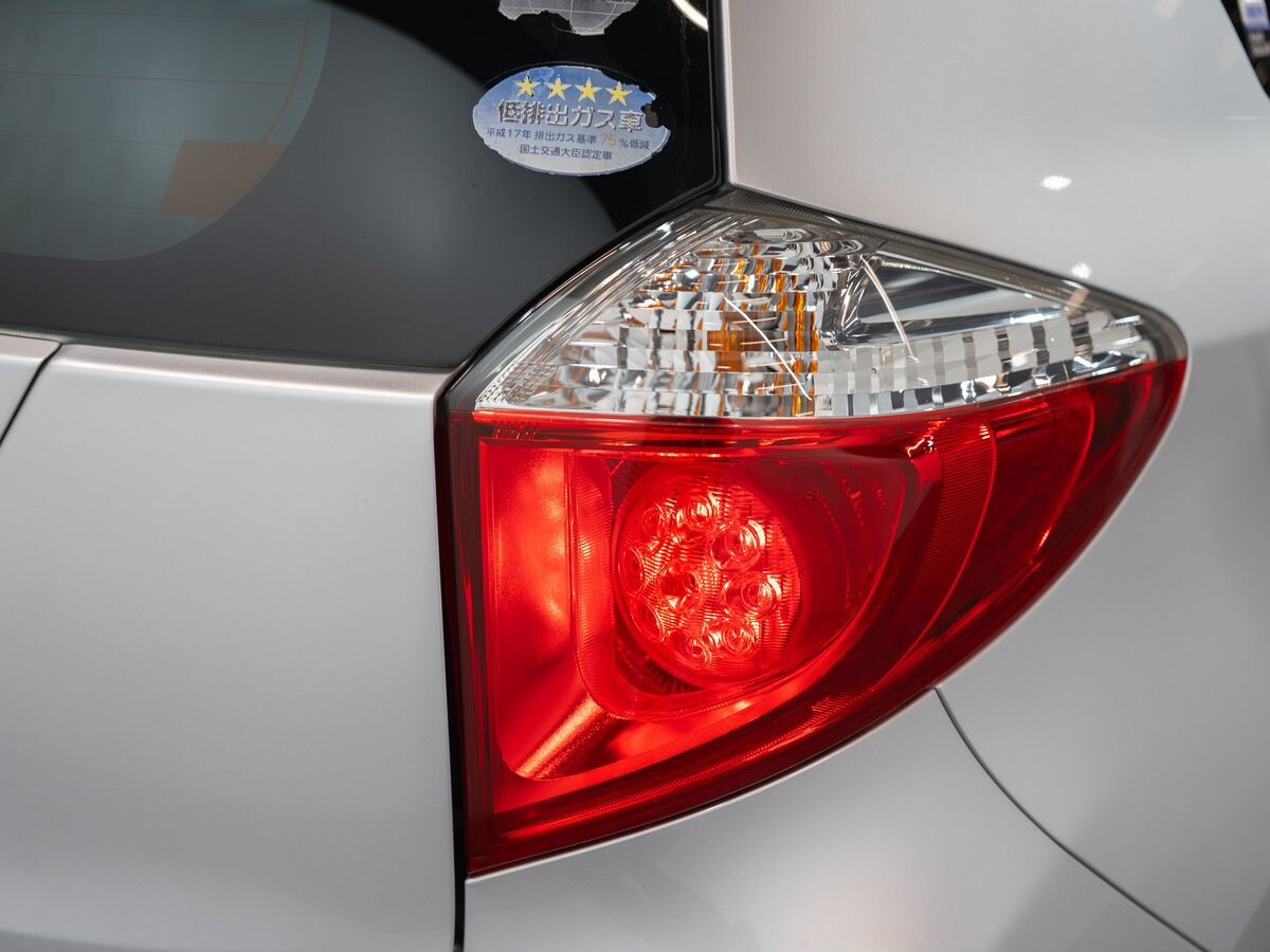 Toyota Ractis 2012 - фото автомобиля