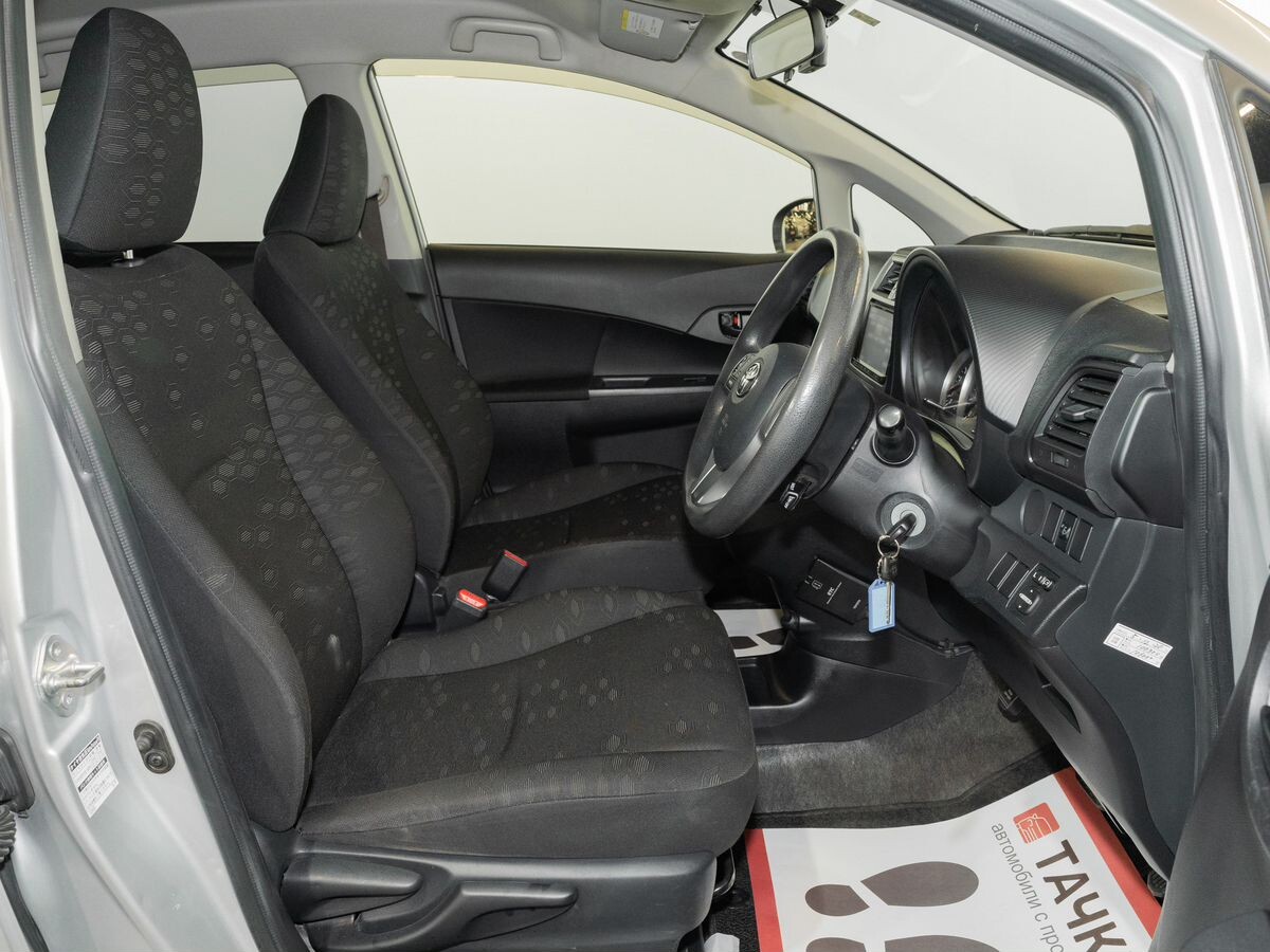 Toyota Ractis 2012 - фото автомобиля