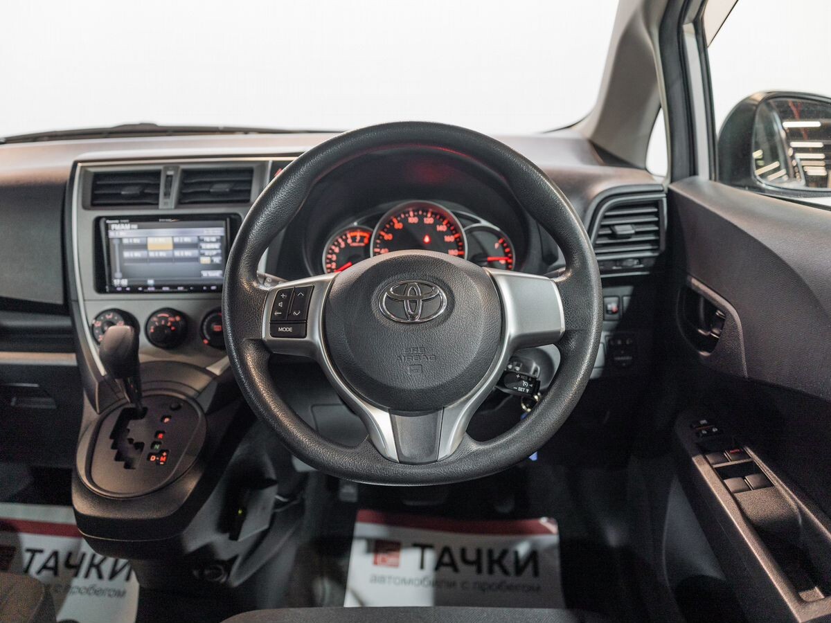 Toyota Ractis 2012 - фото автомобиля