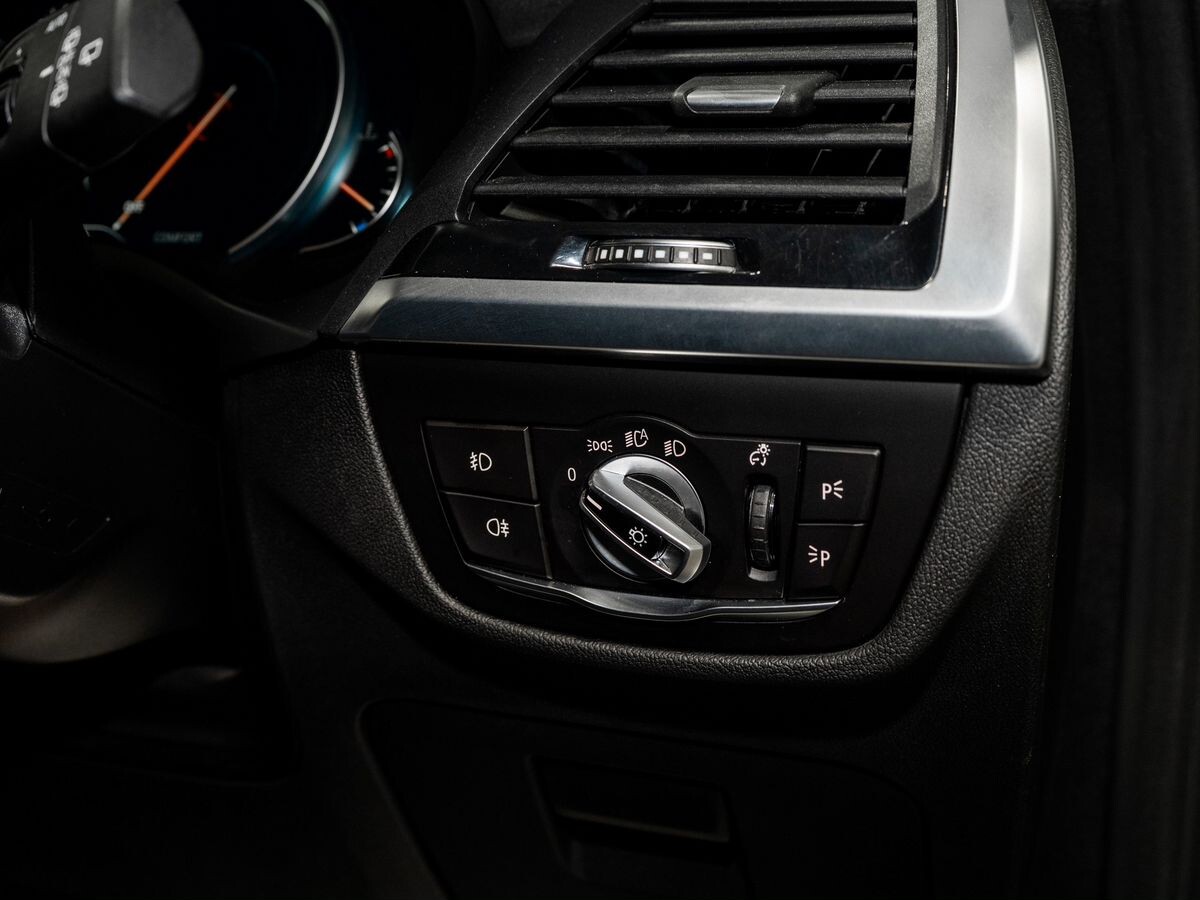 BMW X3 2019 - фото автомобиля
