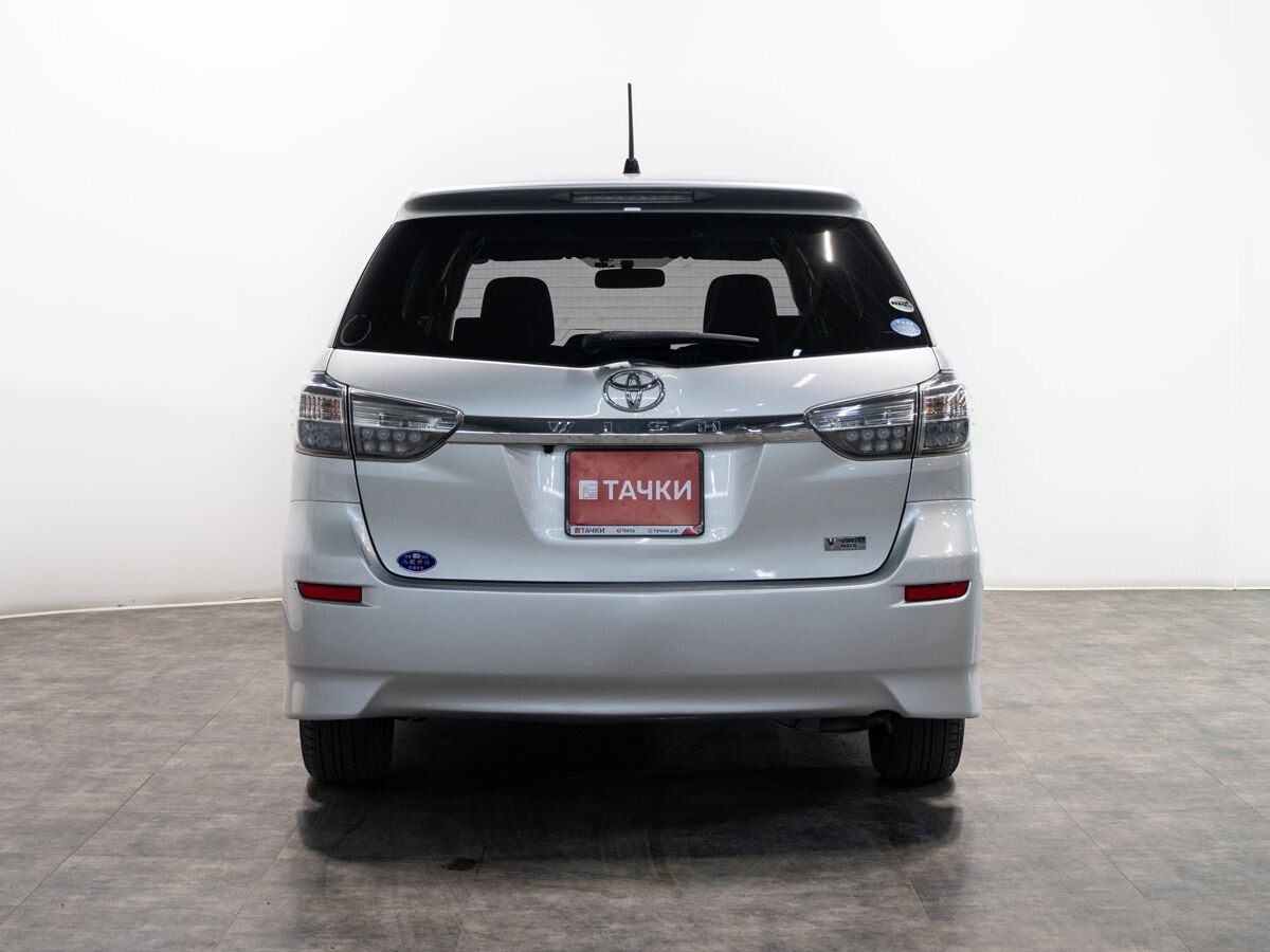 Toyota Wish 2014 - фото автомобиля