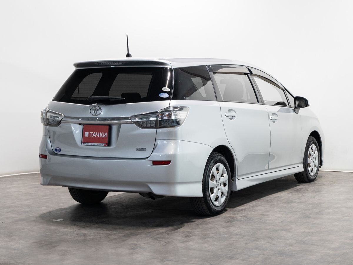Toyota Wish 2014 - фото автомобиля