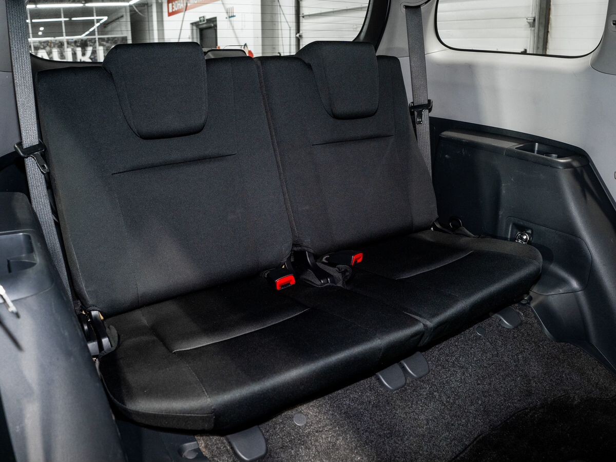 Toyota Wish 2014 - фото автомобиля