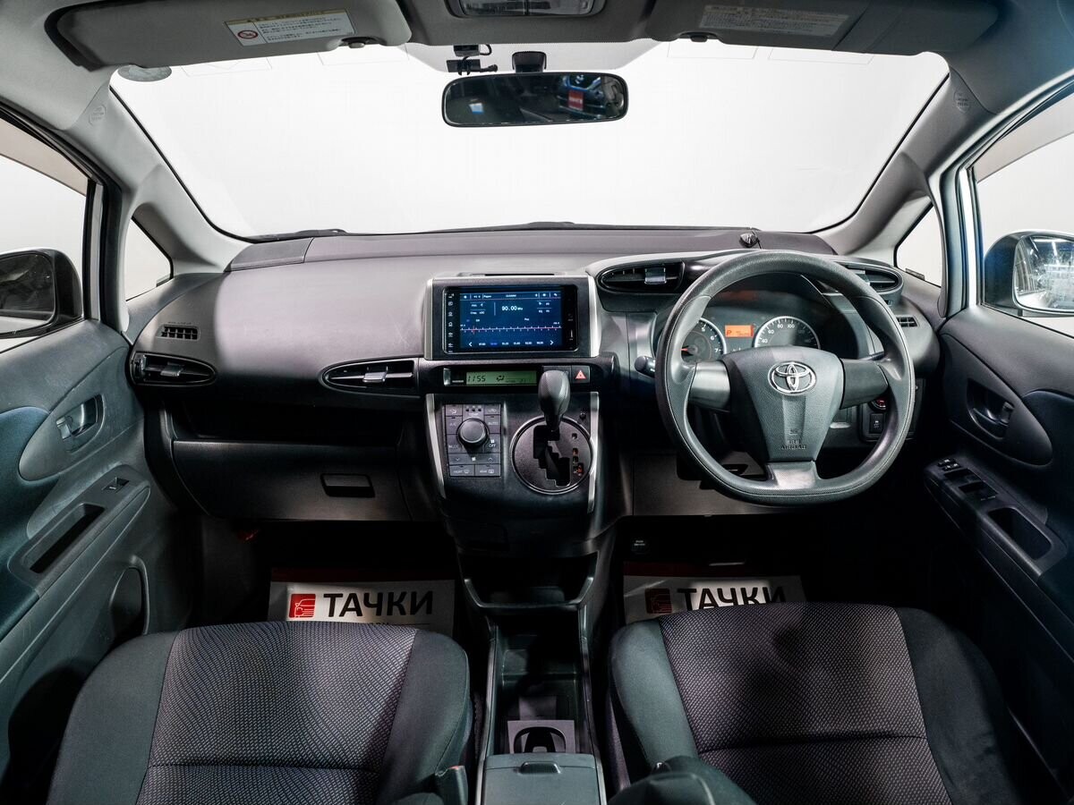 Toyota Wish 2014 - фото автомобиля