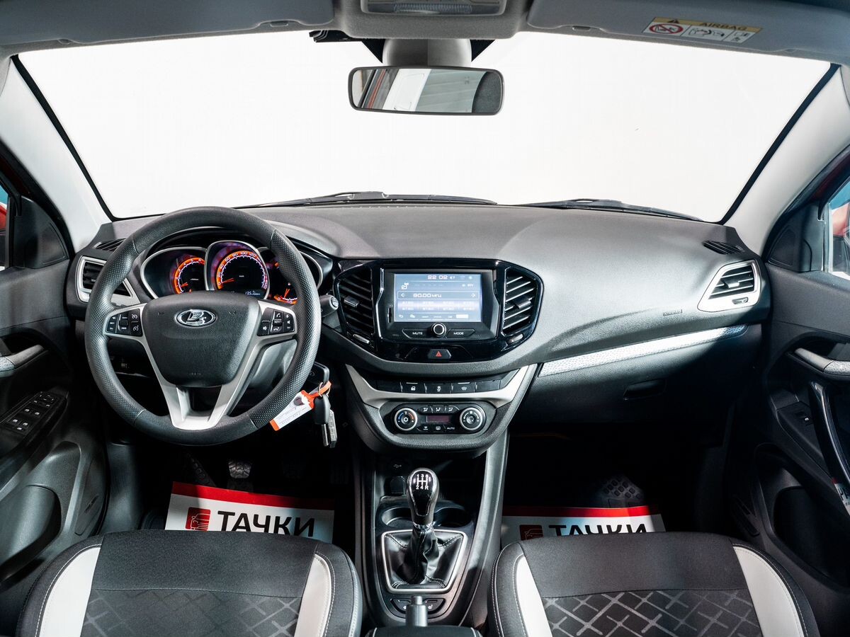 Лада Веста Кросс 2019 - фото автомобиля