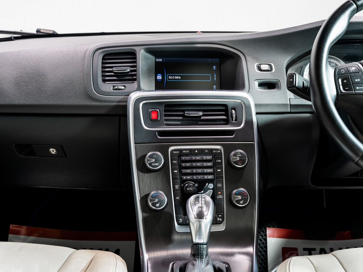 Volvo S60 2013 - фото автомобиля