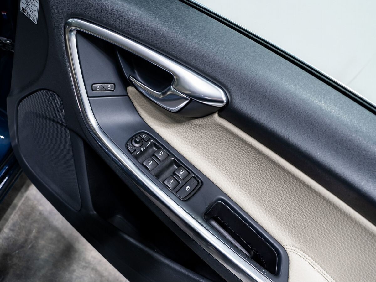 Volvo S60 2013 - фото автомобиля