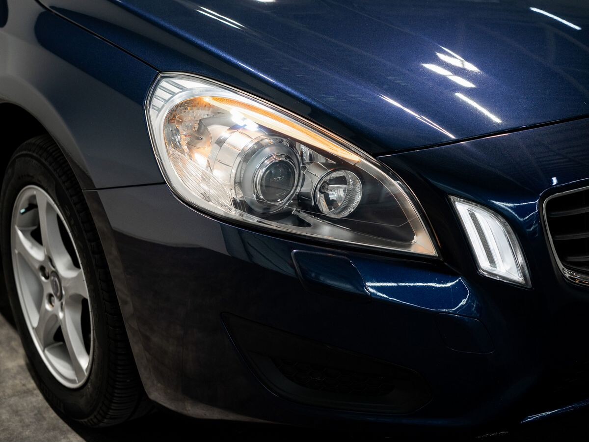 Volvo S60 2013 - фото автомобиля