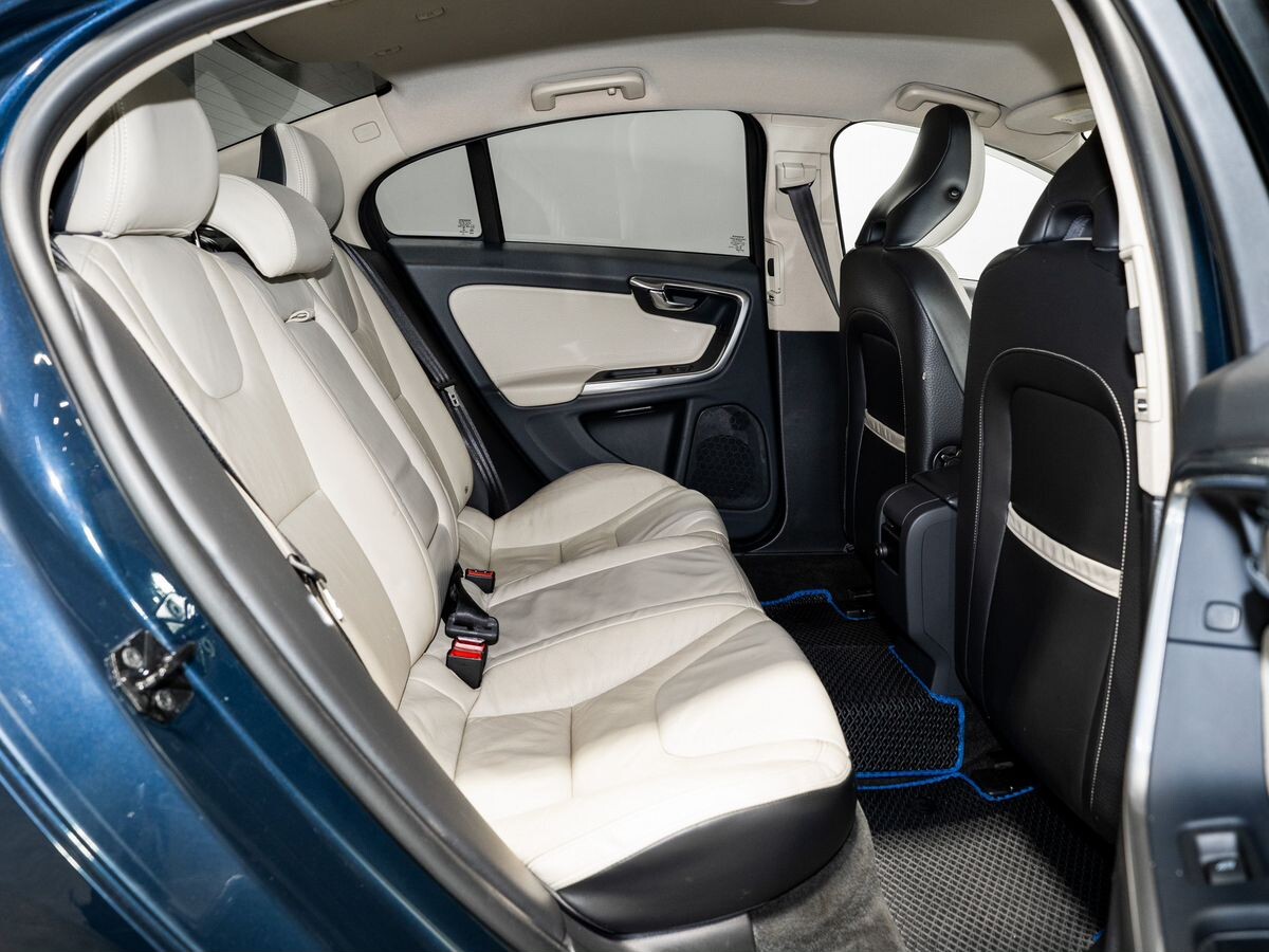 Volvo S60 2013 - фото автомобиля