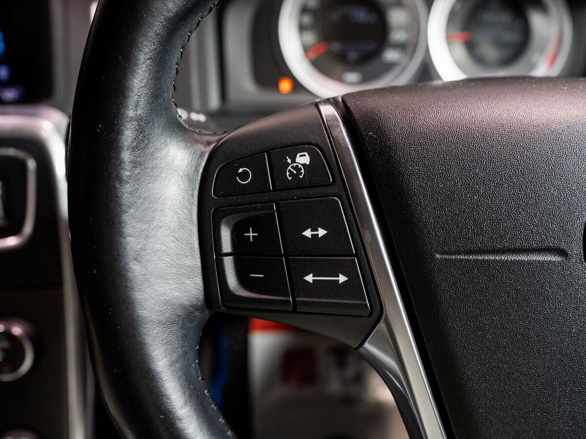 Volvo S60 2013 - фото автомобиля
