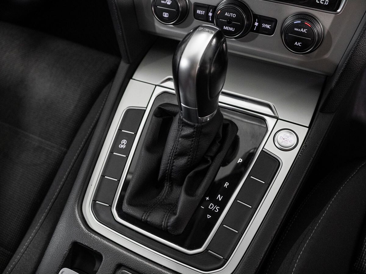 Volkswagen Passat 2015 - фото автомобиля