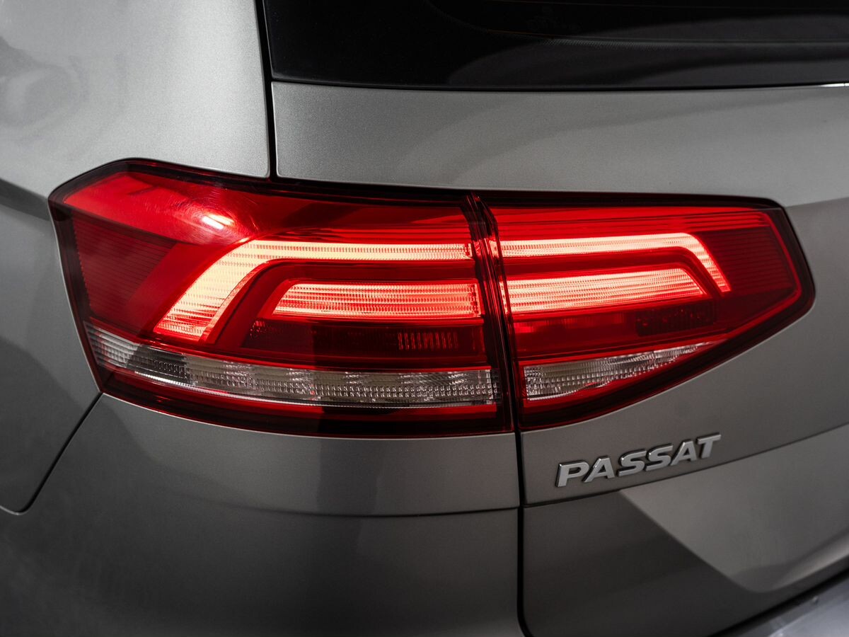 Volkswagen Passat 2015 - фото автомобиля