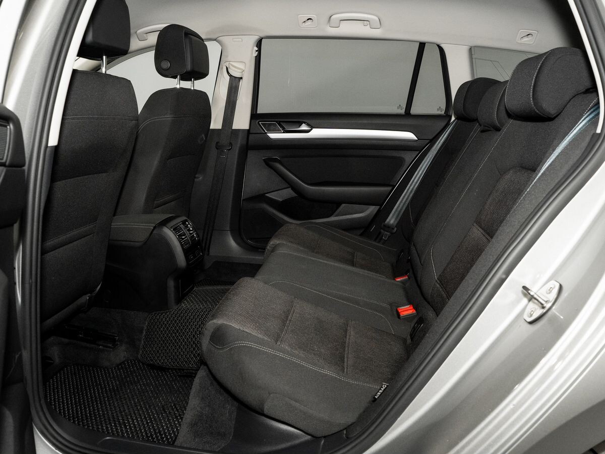 Volkswagen Passat 2015 - фото автомобиля