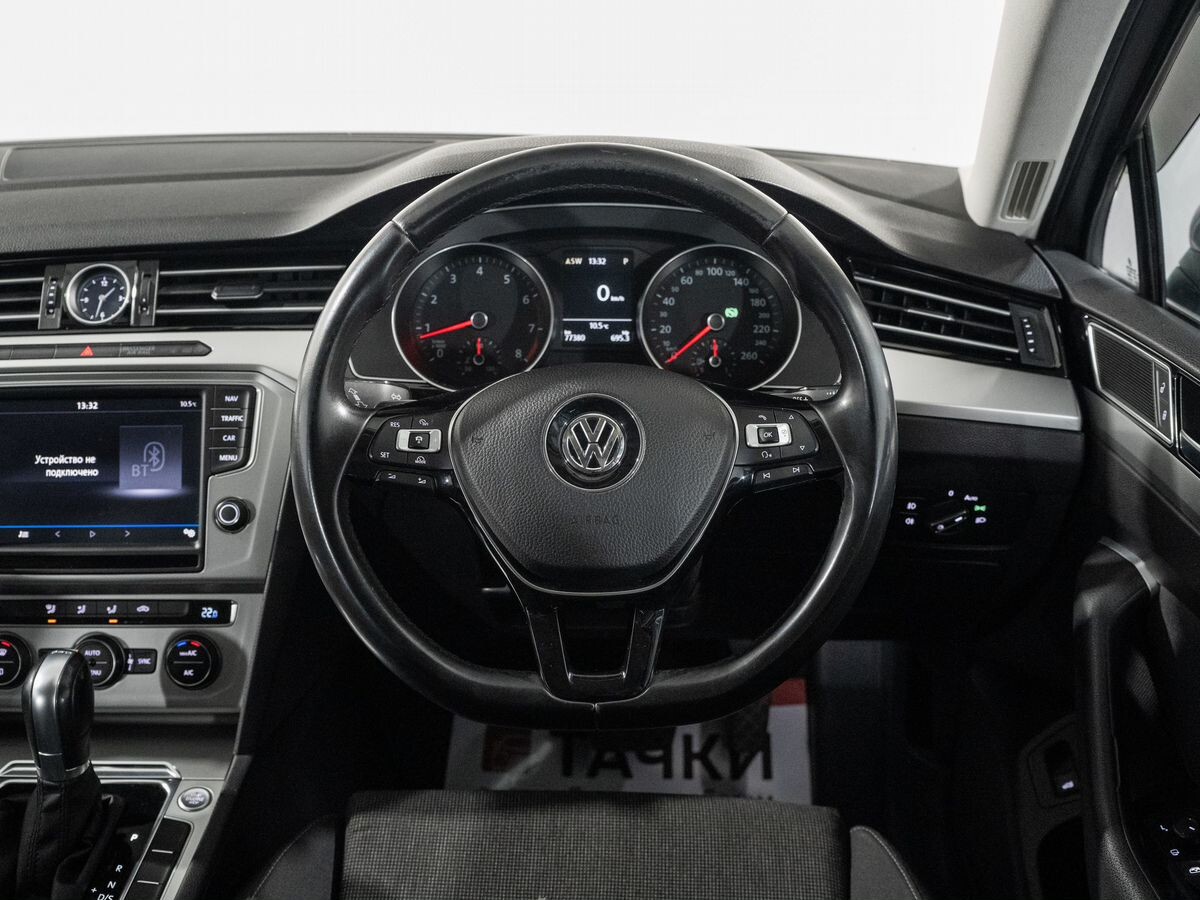 Volkswagen Passat 2015 - фото автомобиля