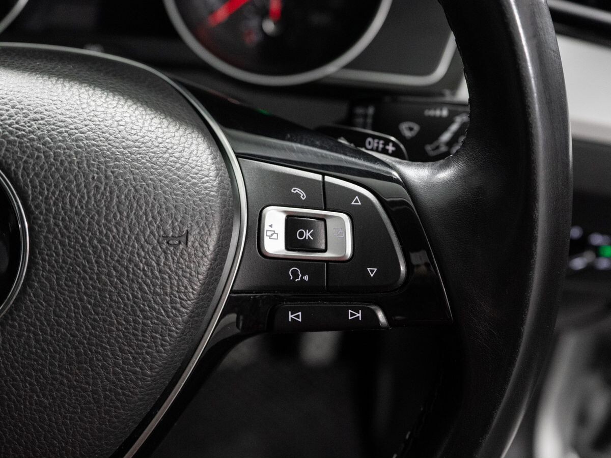 Volkswagen Passat 2015 - фото автомобиля