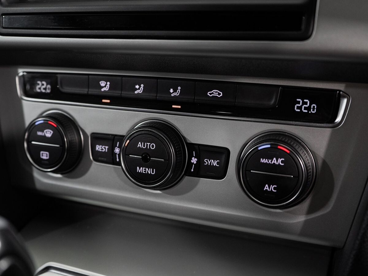 Volkswagen Passat 2015 - фото автомобиля