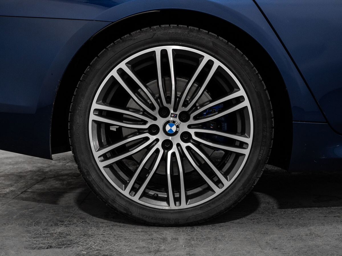 BMW 5-Series 2018 - фото автомобиля