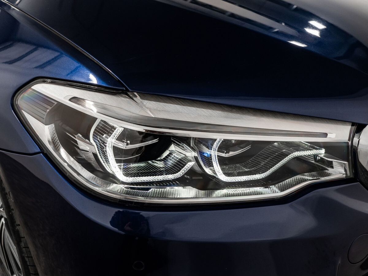 BMW 5-Series 2018 - фото автомобиля