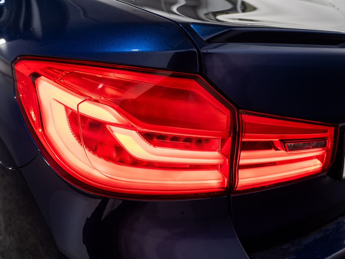 BMW 5-Series 2018 - фото автомобиля