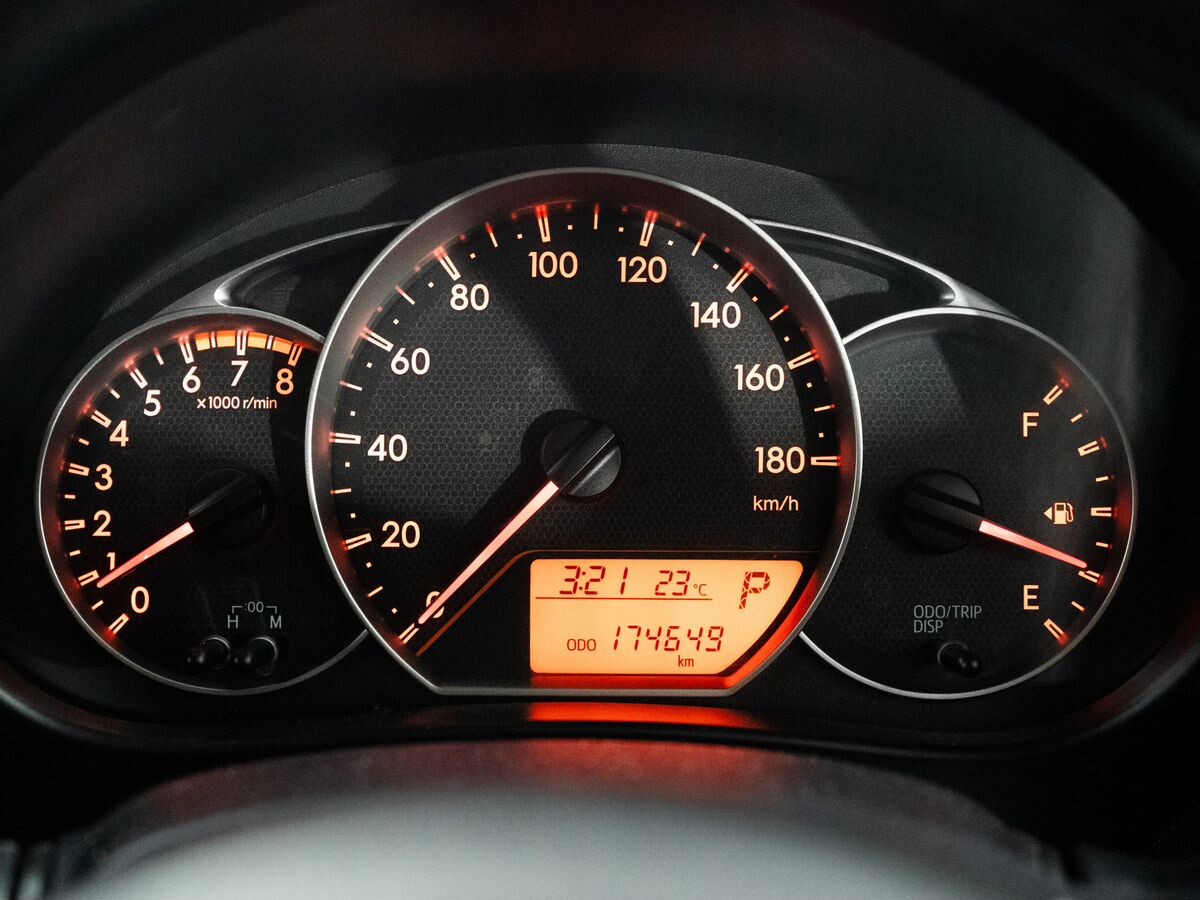 Toyota Ractis 2011 - фото автомобиля