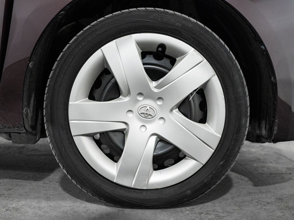 Toyota Ractis 2011 - фото автомобиля