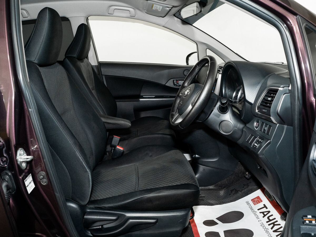 Toyota Ractis 2011 - фото автомобиля