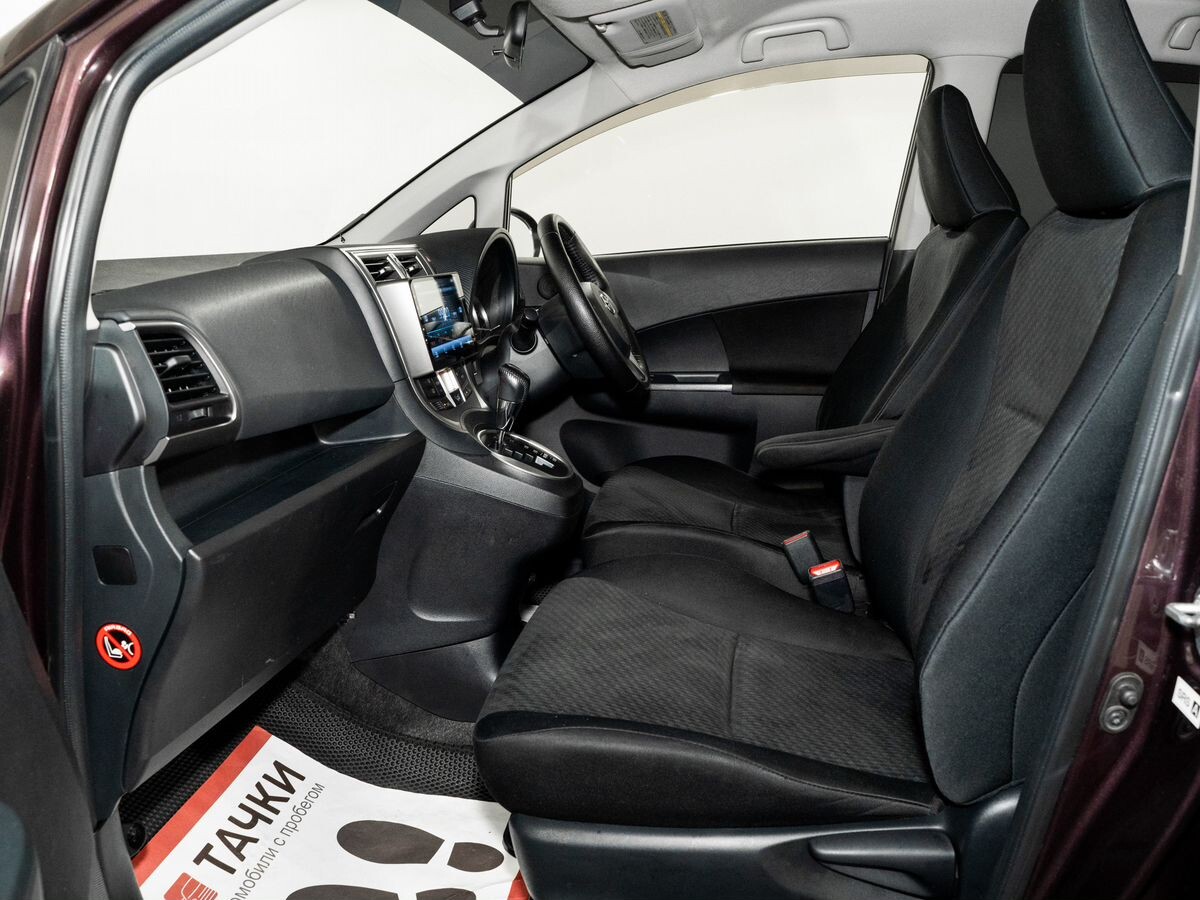 Toyota Ractis 2011 - фото автомобиля
