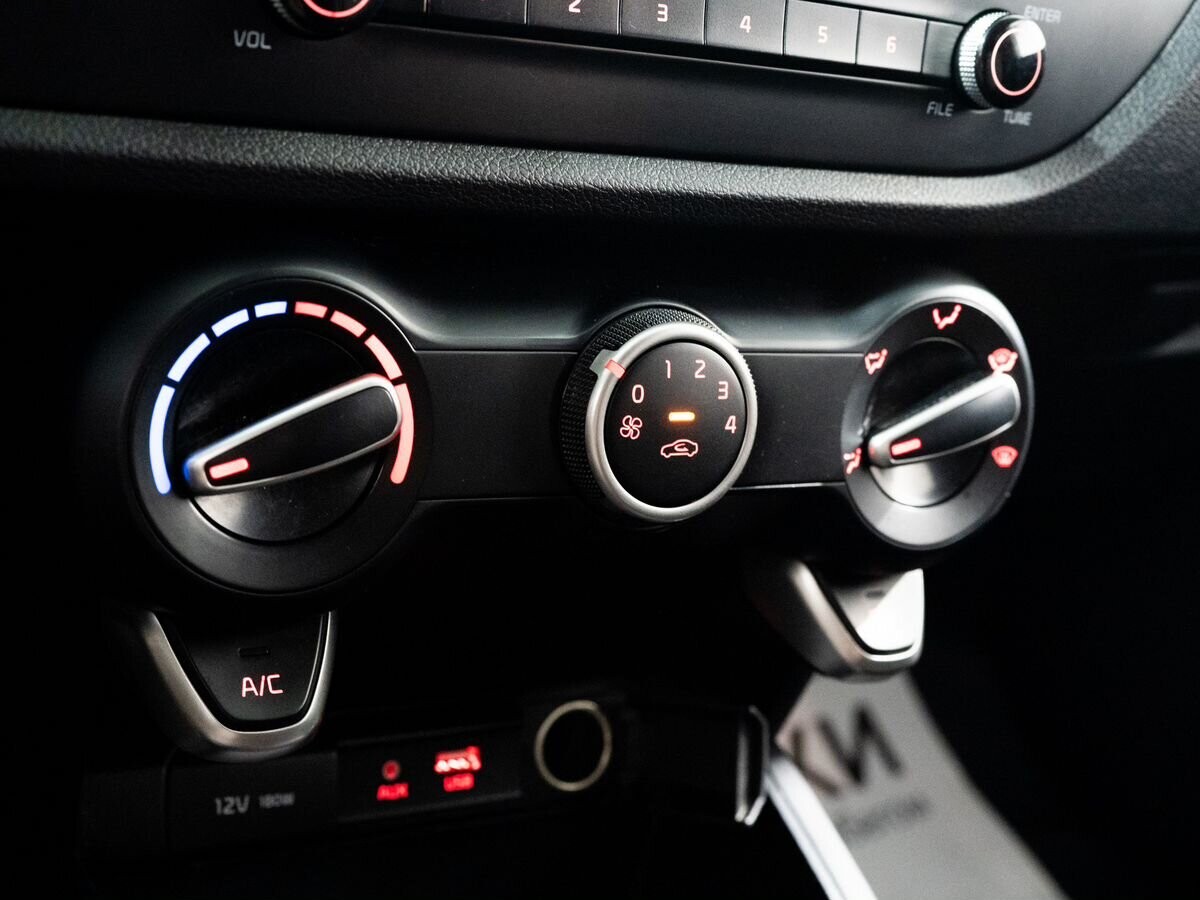 Kia Rio 2019 - фото автомобиля