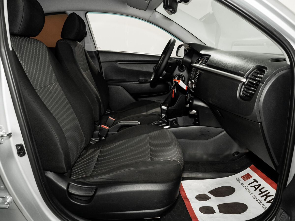 Kia Rio 2019 - фото автомобиля