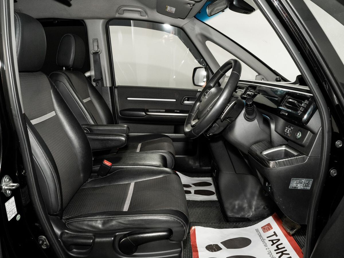 Honda Stepwgn 2015 - фото автомобиля