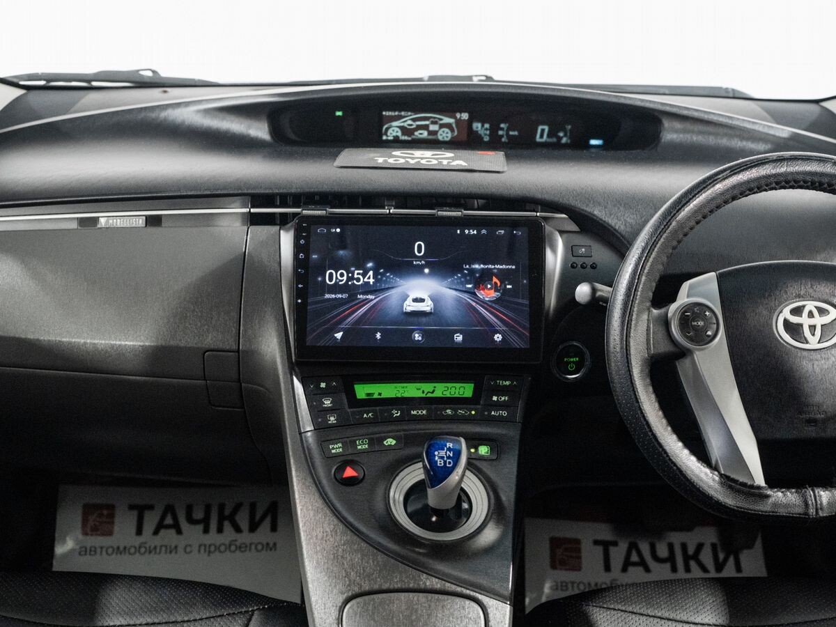 Toyota Prius 2011 - фото автомобиля