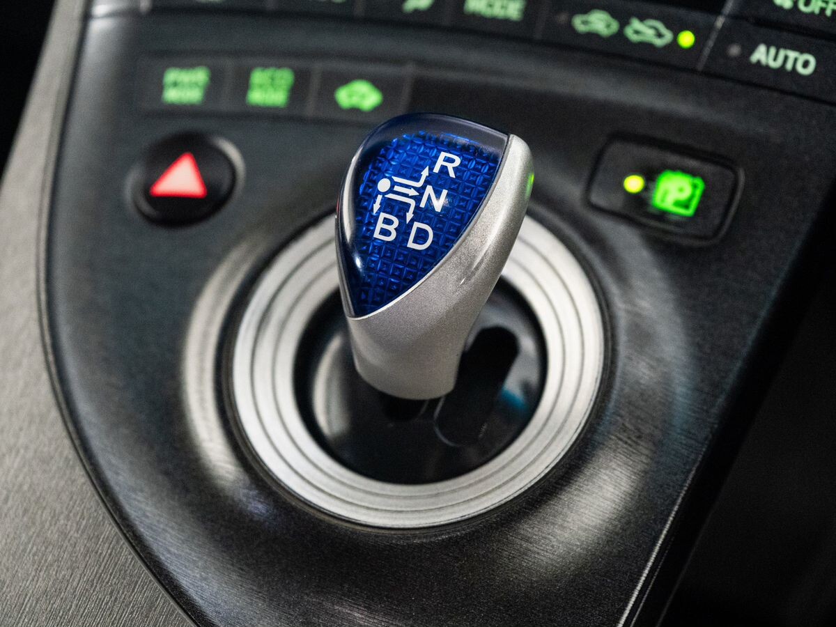 Toyota Prius 2011 - фото автомобиля