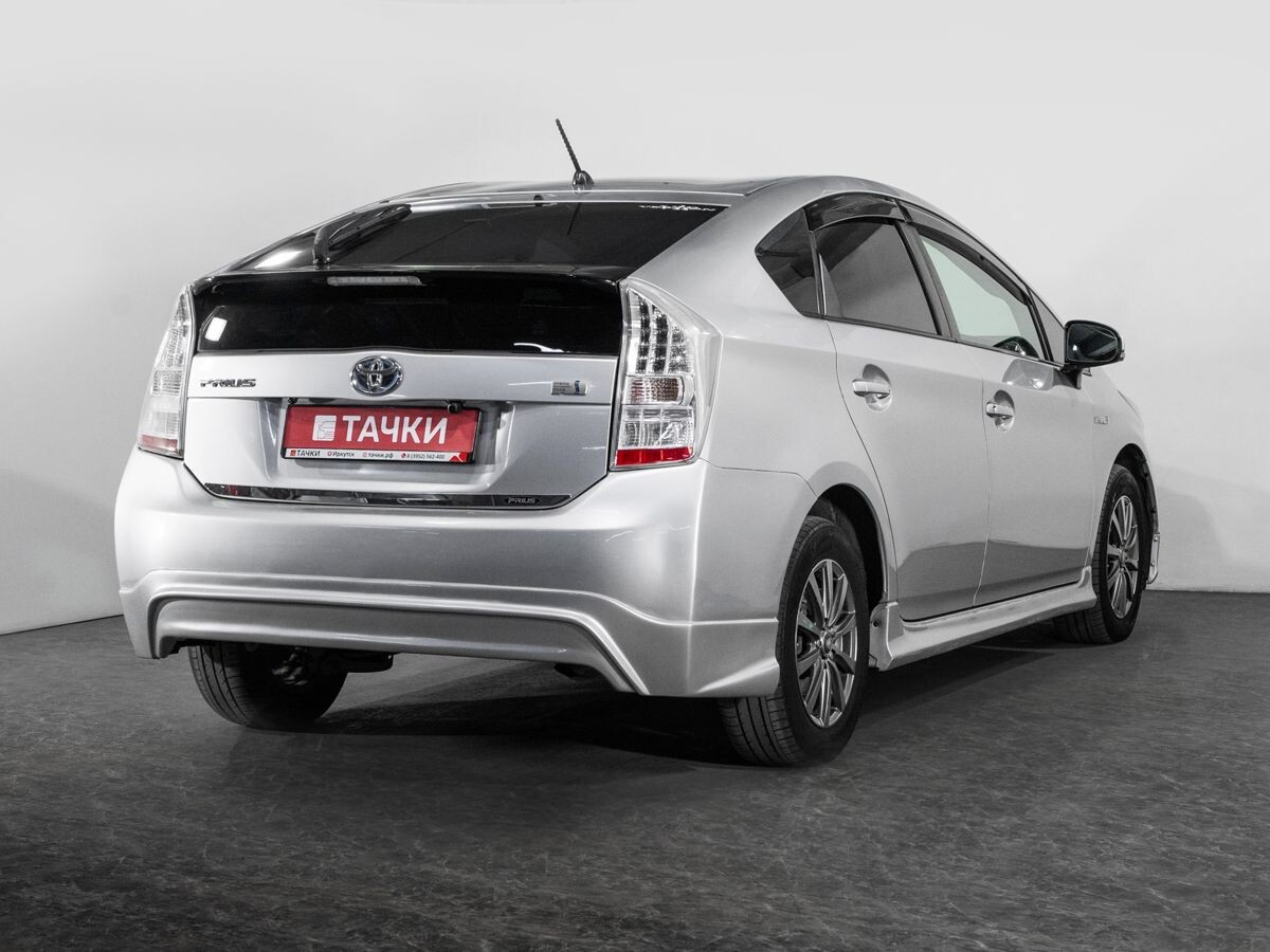 Toyota Prius 2011 - фото автомобиля