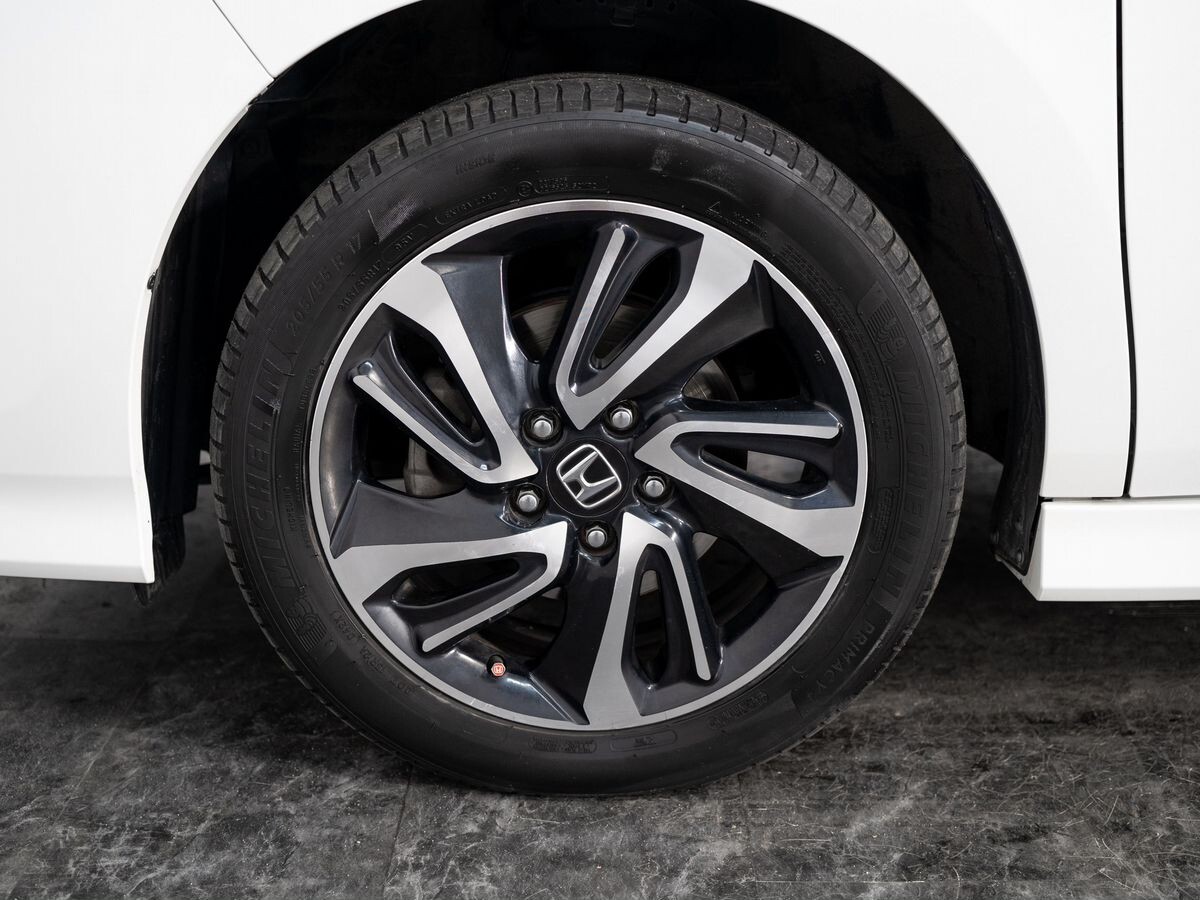 Honda Stepwgn 2017 - фото автомобиля