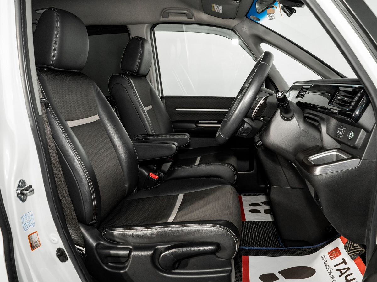 Honda Stepwgn 2017 - фото автомобиля