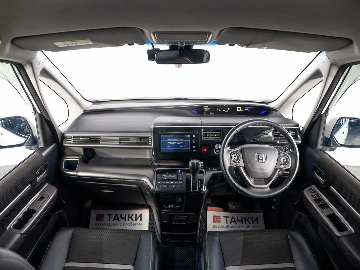 Honda Stepwgn 2017 - фото автомобиля