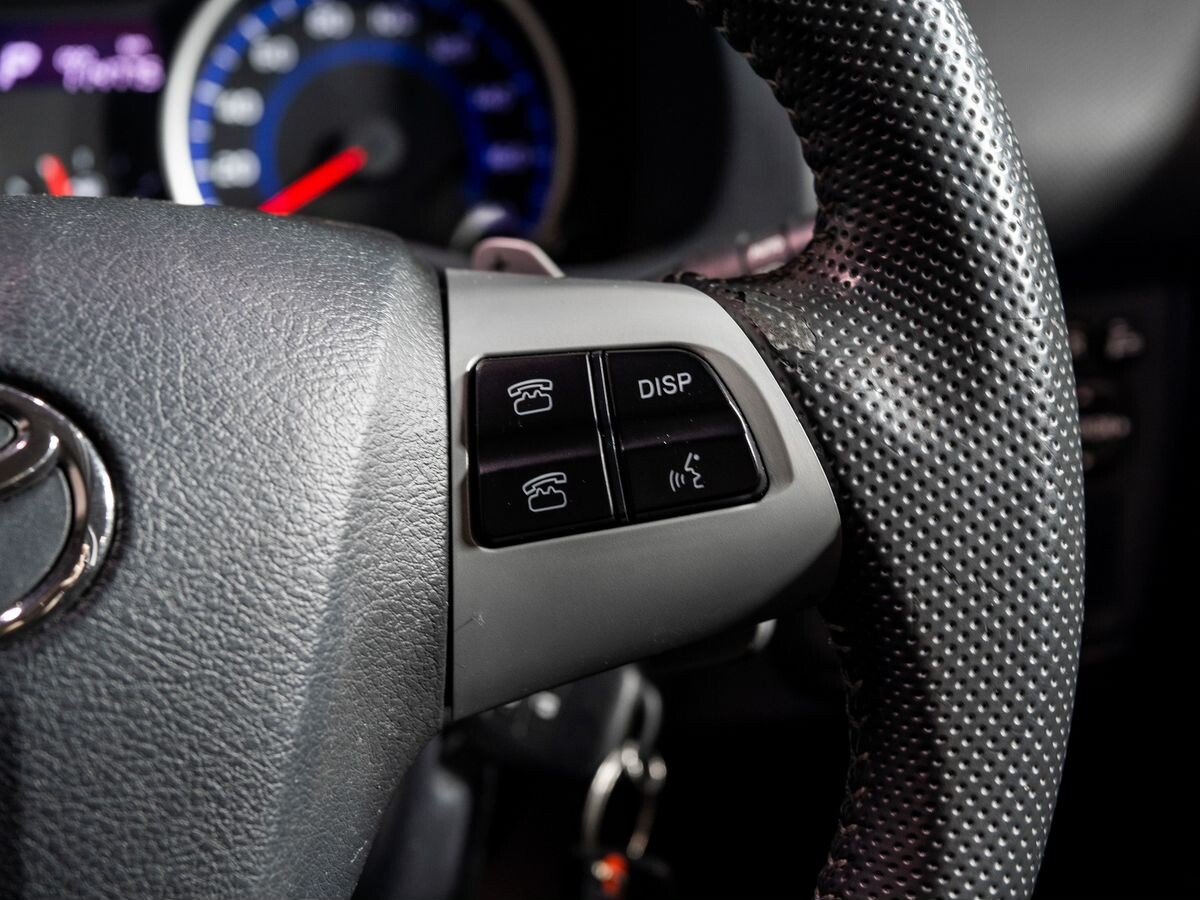 Toyota Wish 2016 - фото автомобиля