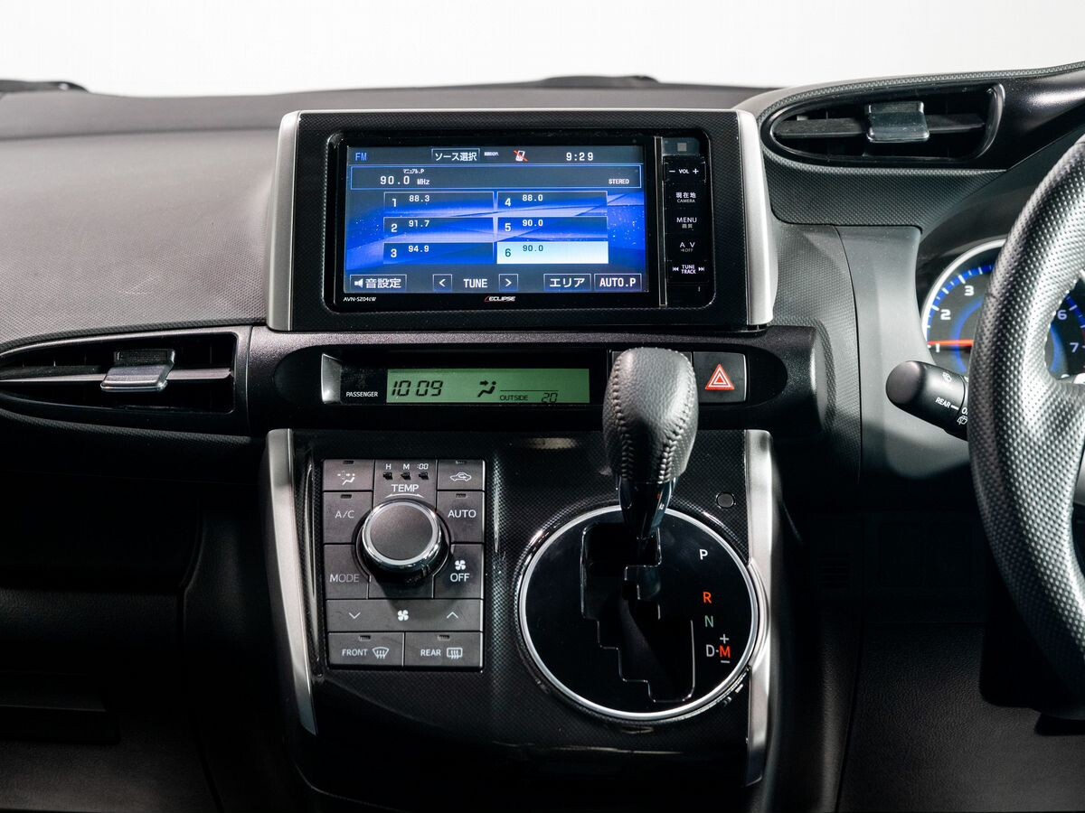Toyota Wish 2016 - фото автомобиля
