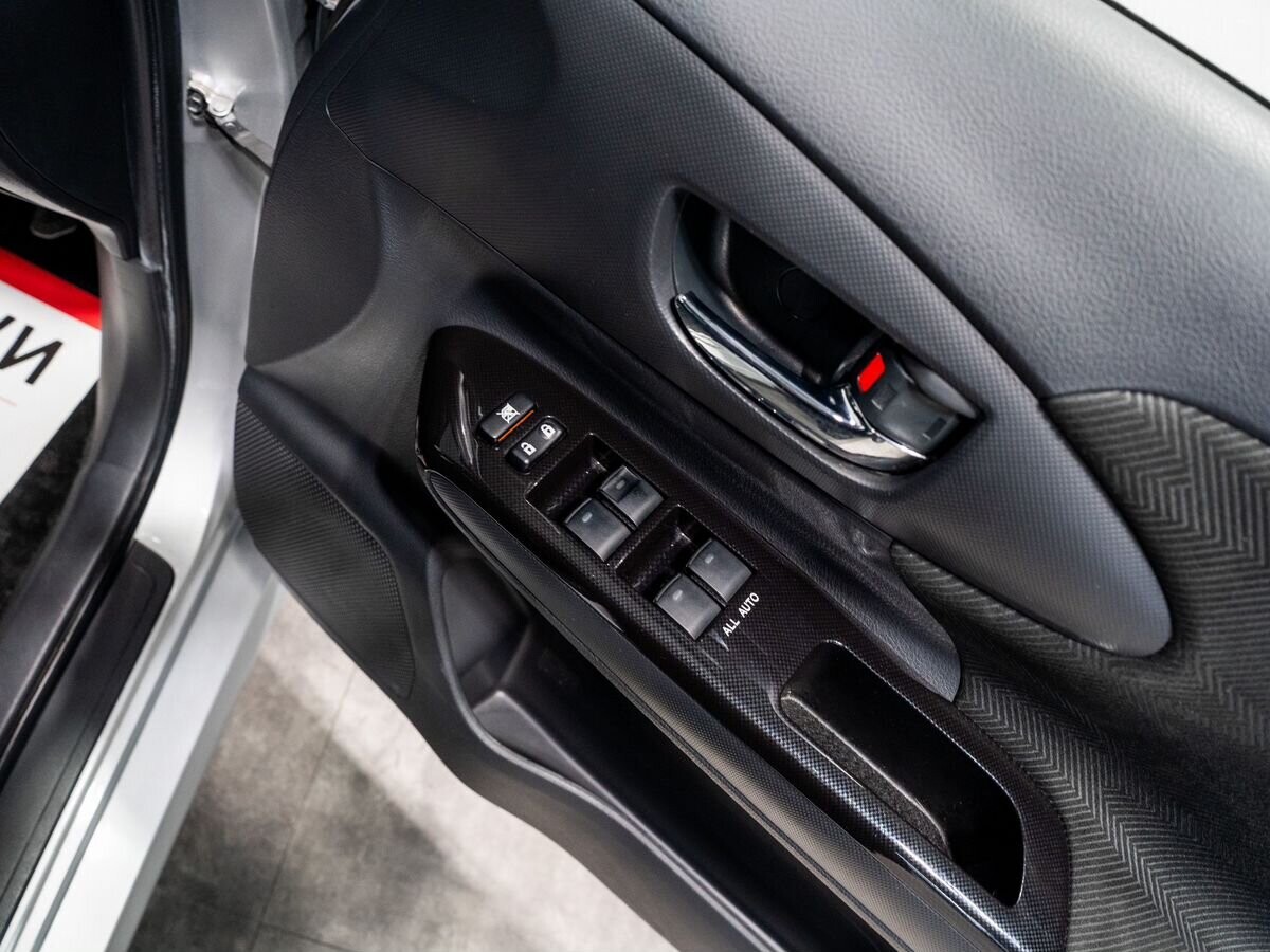 Toyota Wish 2016 - фото автомобиля