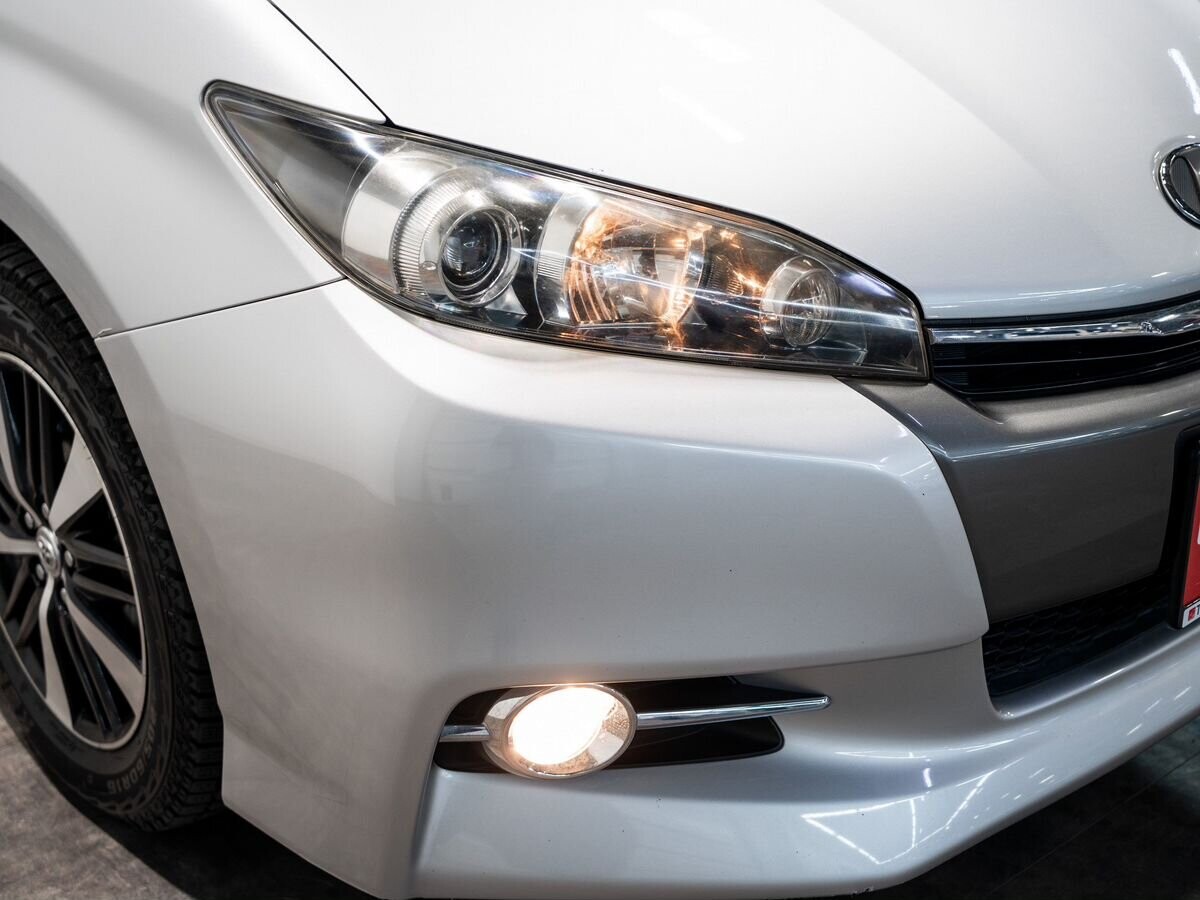 Toyota Wish 2016 - фото автомобиля
