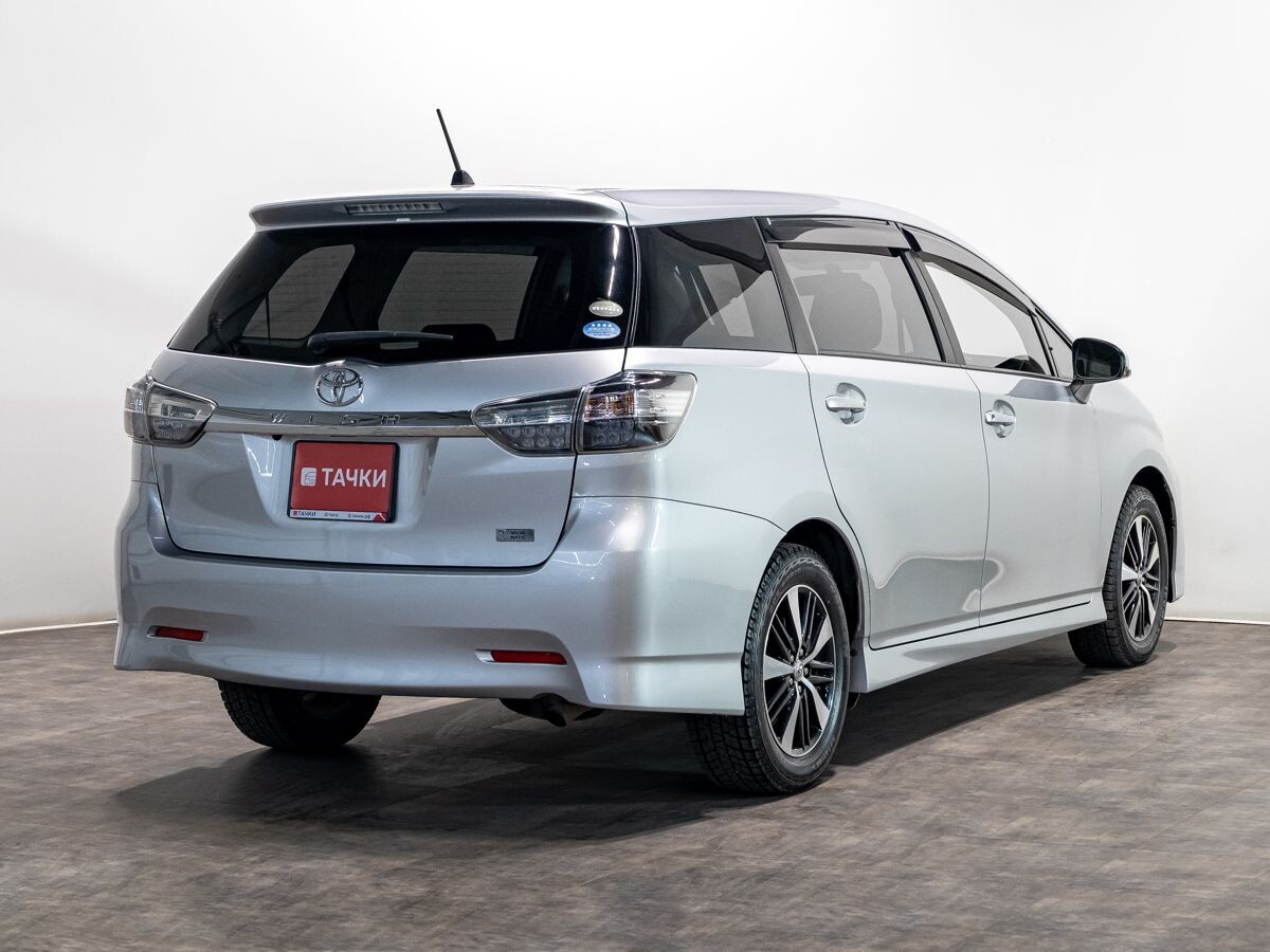 Toyota Wish 2016 - фото автомобиля