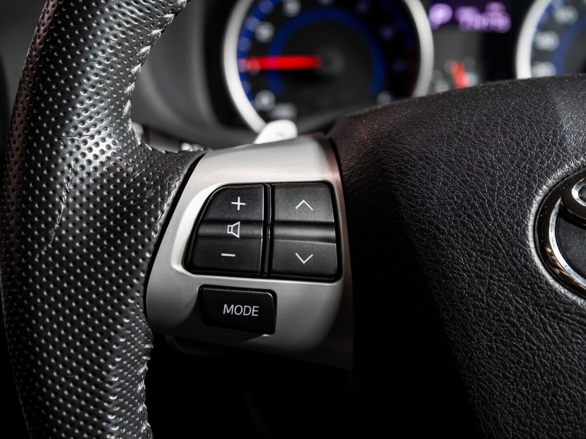 Toyota Wish 2016 - фото автомобиля