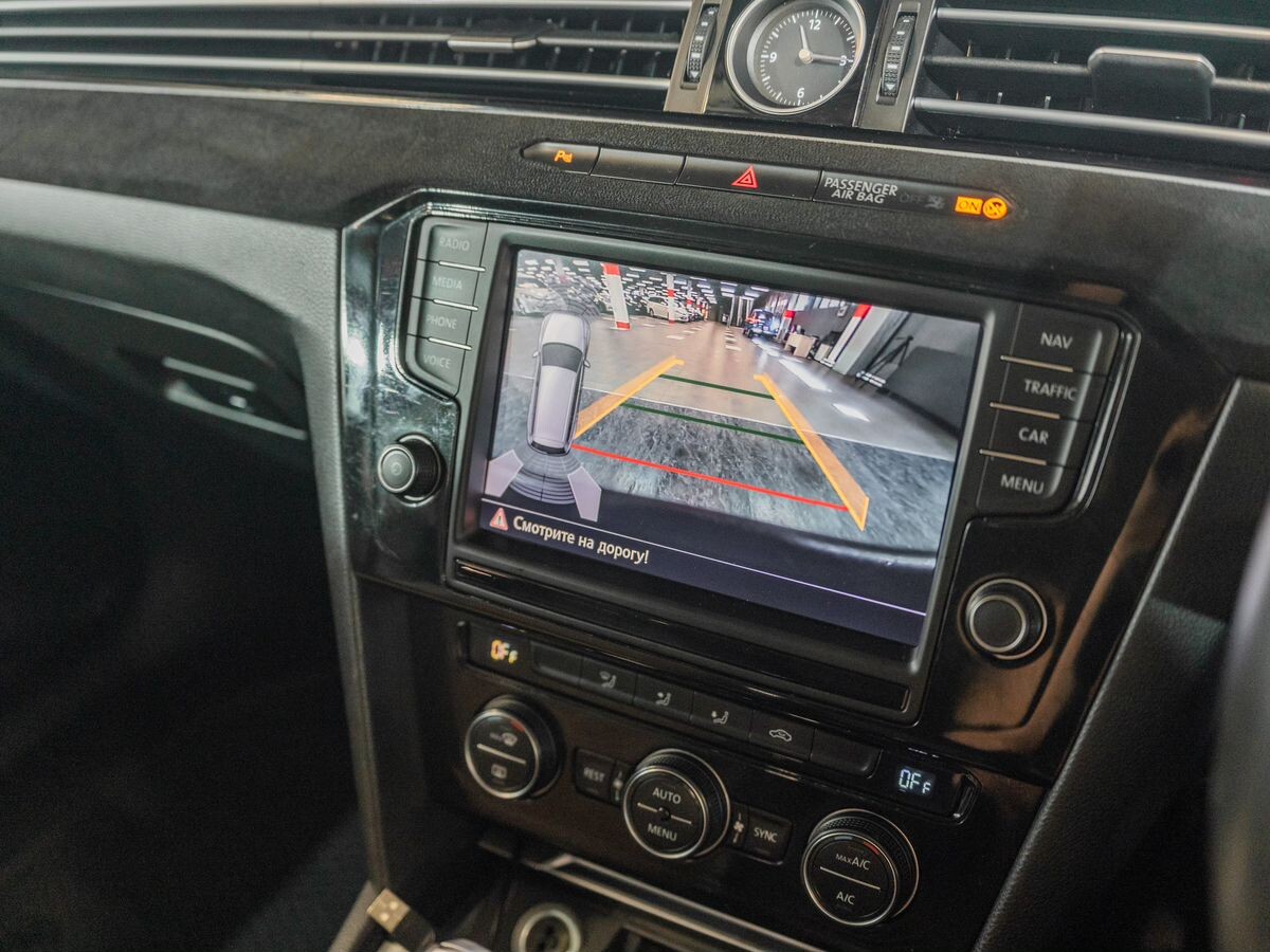 Volkswagen Passat 2015 - фото автомобиля