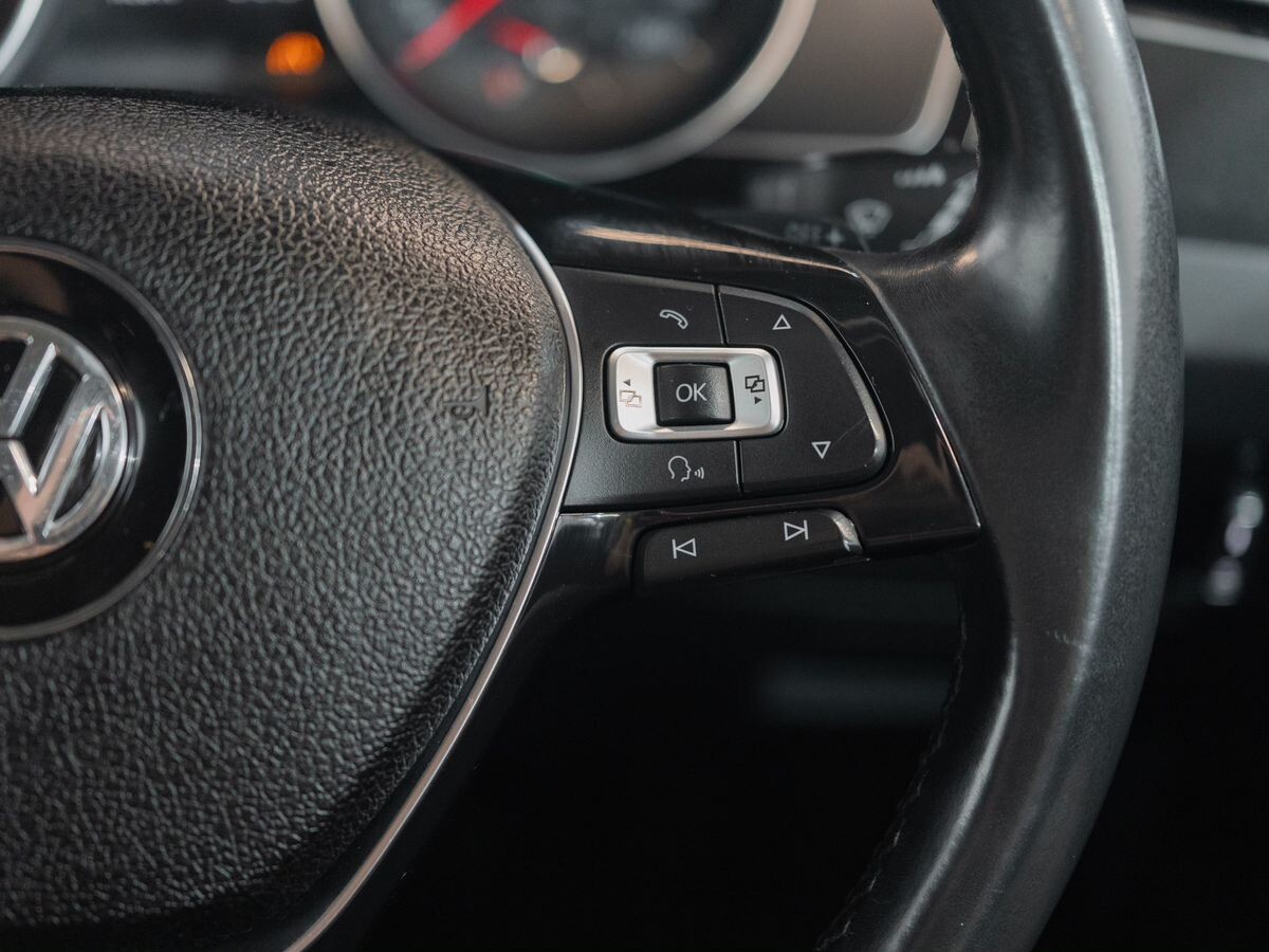Volkswagen Passat 2015 - фото автомобиля