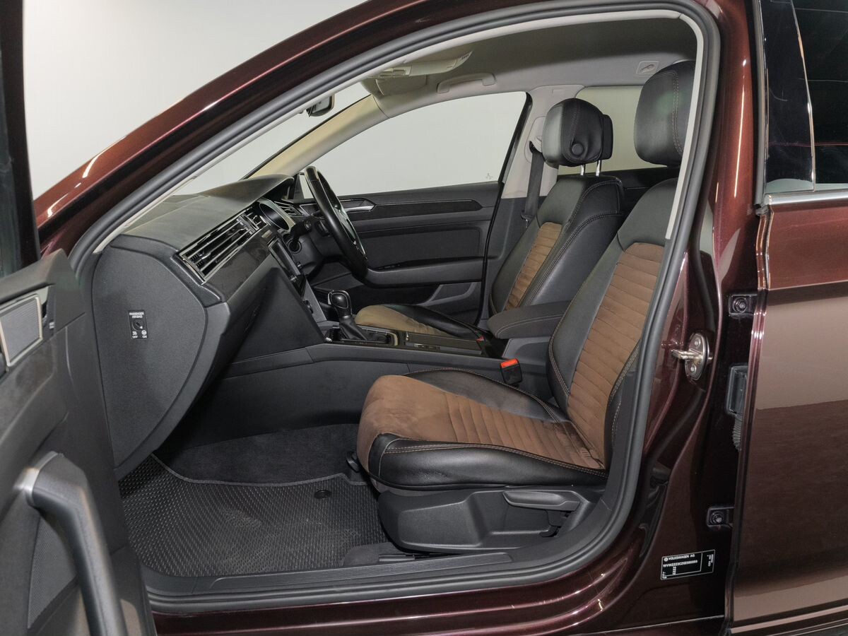 Volkswagen Passat 2015 - фото автомобиля